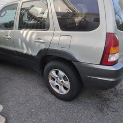 2004 Mazda Tribute