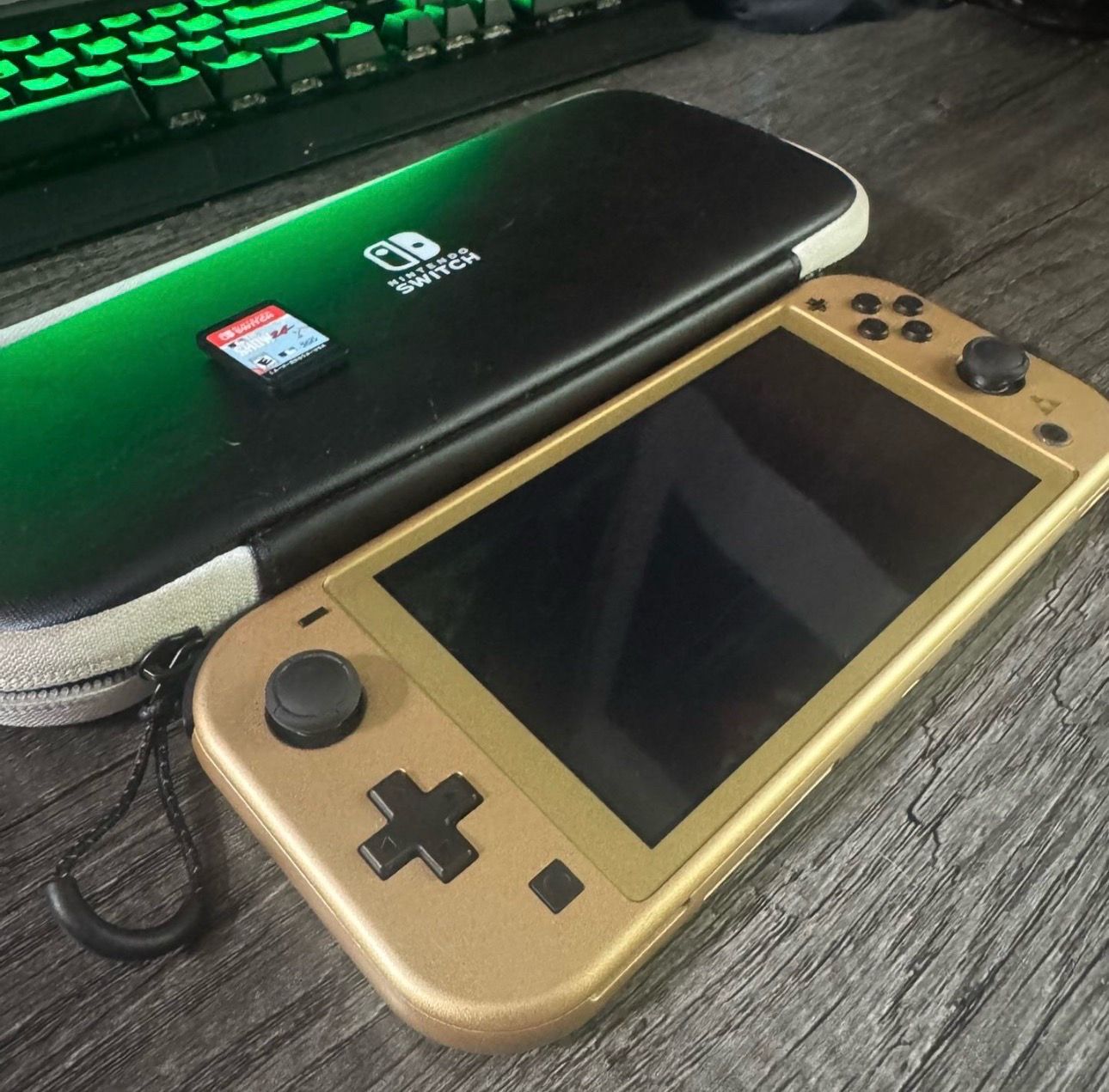 Nintendo Switch Lite (Gold Zelda Edition) Bundle