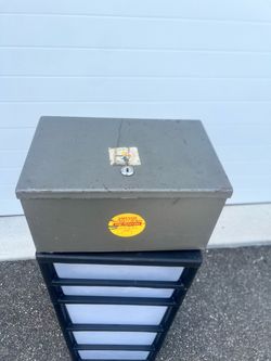 Vtg Heavy Duty Rockaway Metal Lock Box with 4 Keys - 13x8.5x6.5- Fire Resistant. Comes with 3 keys with one being taped to the bottom on the box. Used