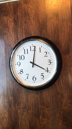 Big 14 inch wall clock brand new beautiful shape