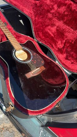 Yamaha Fx335c Acoustic Electric Guitar plus Hard Shell Case