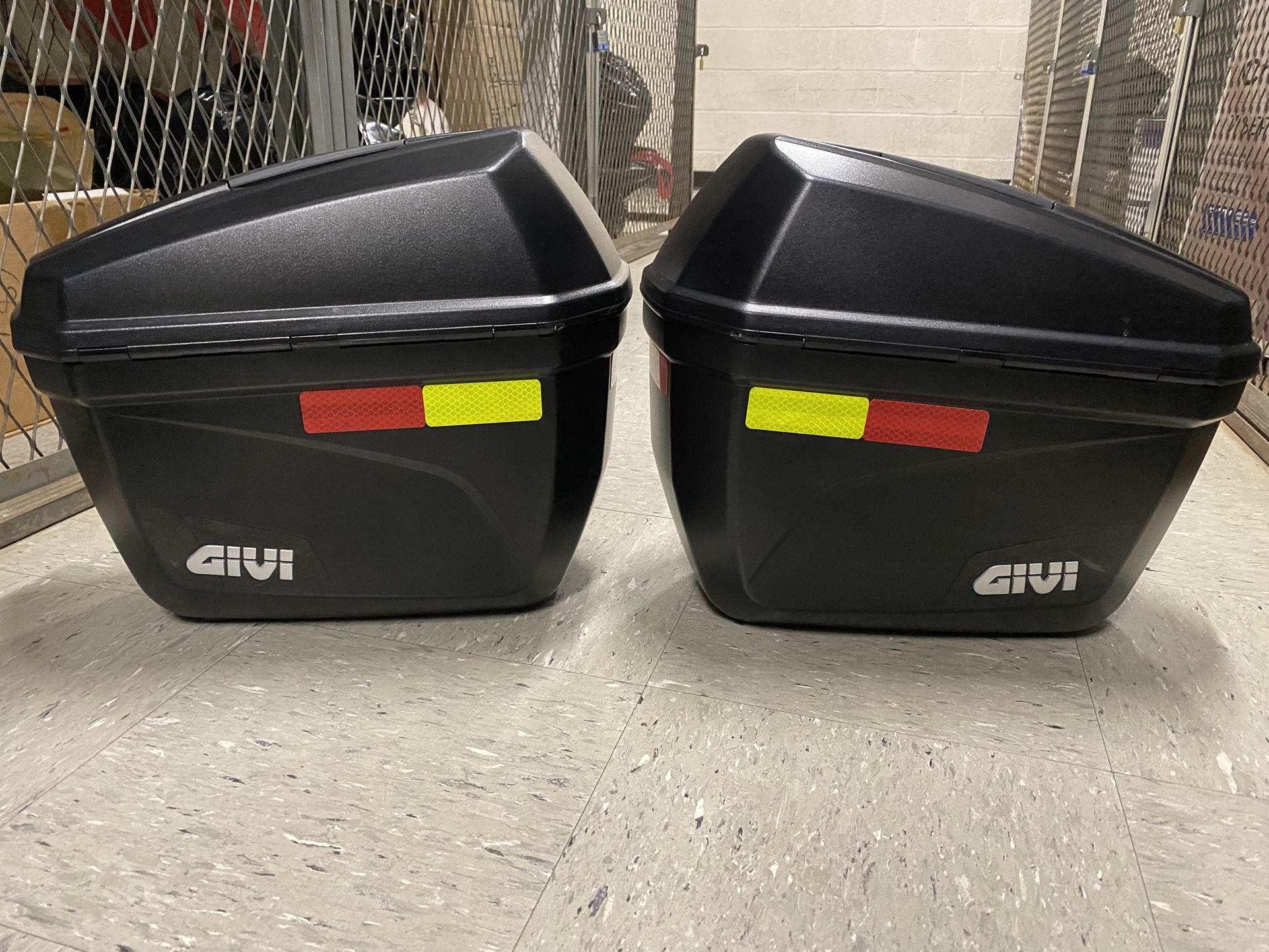 Givi E22N Side Cases