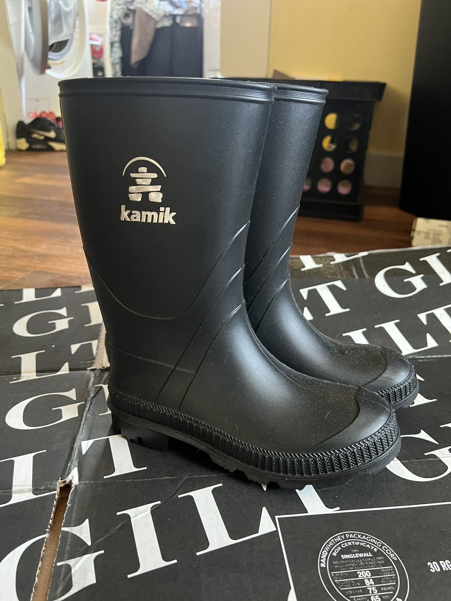 Kids Kamik Rain Boots sz 2