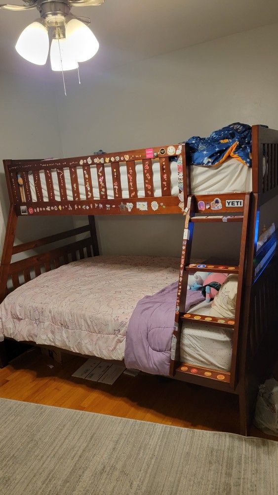 Rowe Collection Twin/Full Bunk Bed