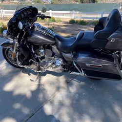 2014 Harley Davidson FLHTK Electra  Glide Ultra Limited 