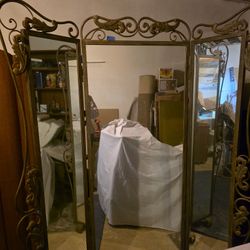 Three Panel Dressing Mirror