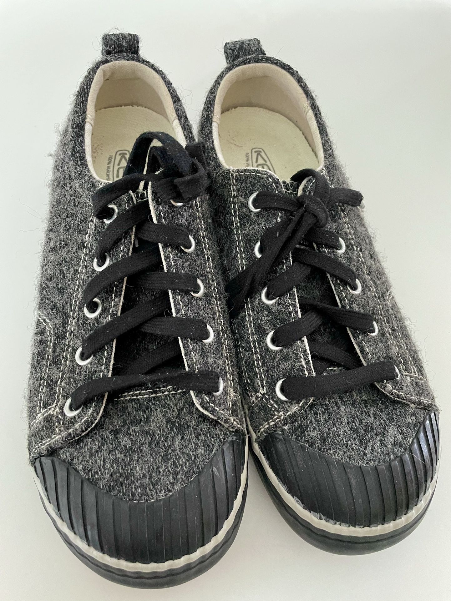 Keen Shoes Womens 8 Elsa Comfort Sneakers 1017966 Fleece Fluffy Wool Black