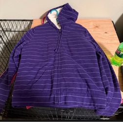 Women’s sweatshirt size lrg