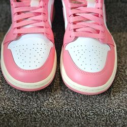 Strawberries And Cream Air Jordan Mid 1