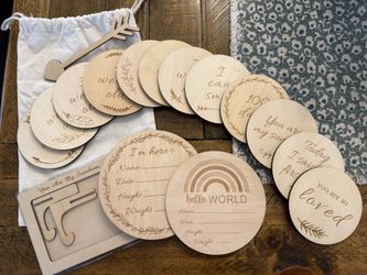 16pc Wooden Baby Milestone Discs + Name Plaques