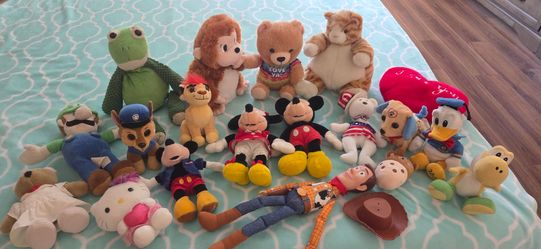Large Lot of Stuffed Animal Plush Toys