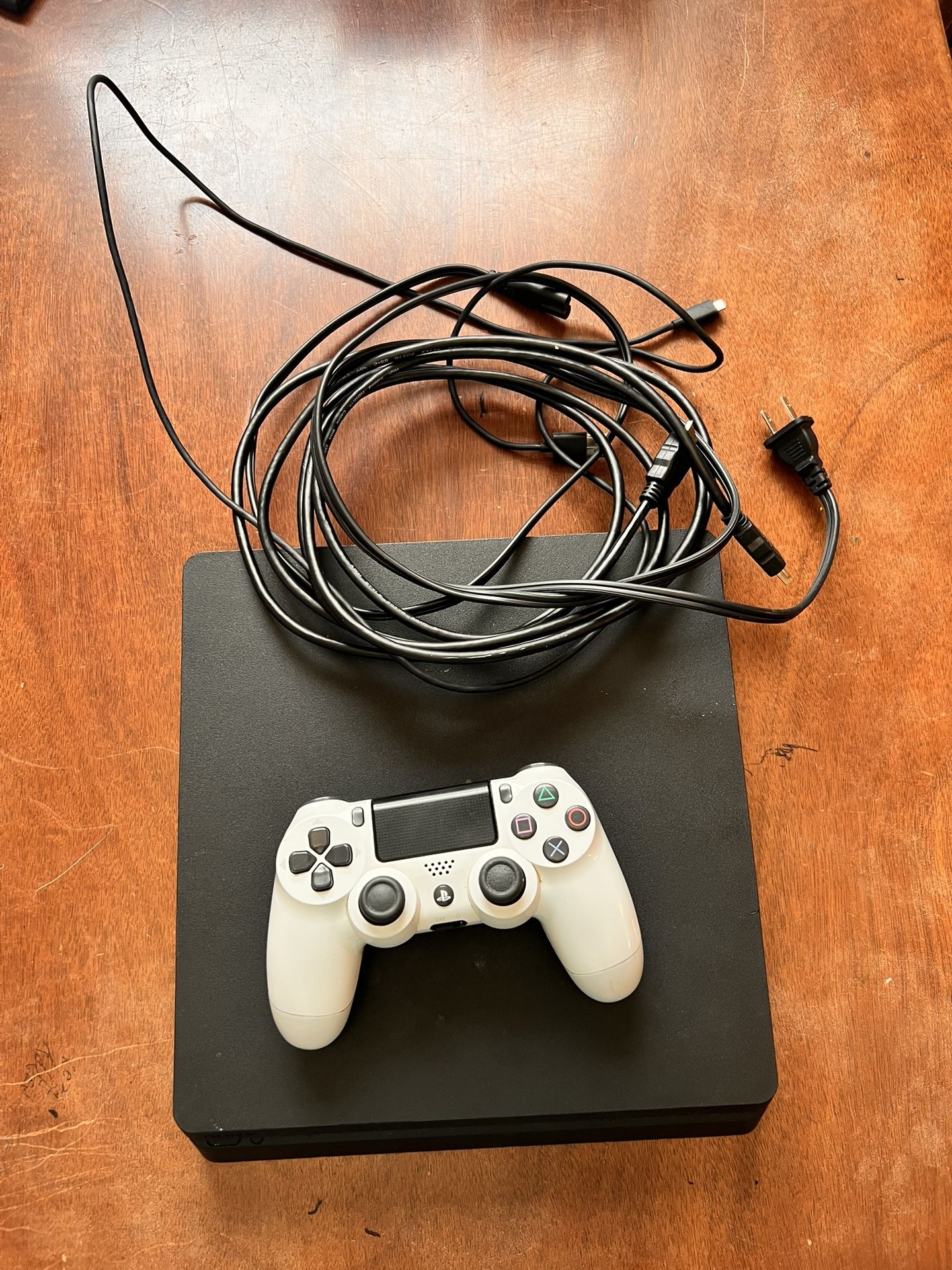 PlayStation 4 (1TB)