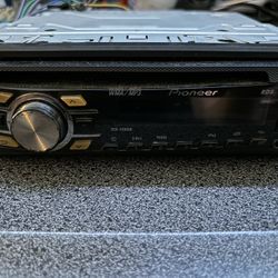 PIONEER DEH-4300UB CAR STEREO 