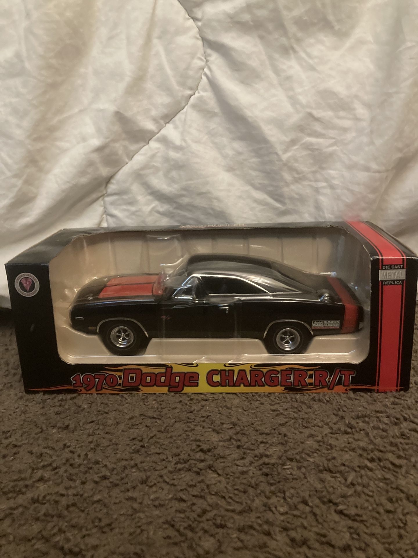 1970 Dodge Charger R/T Die Cast Metal Replica 1:24 Scale