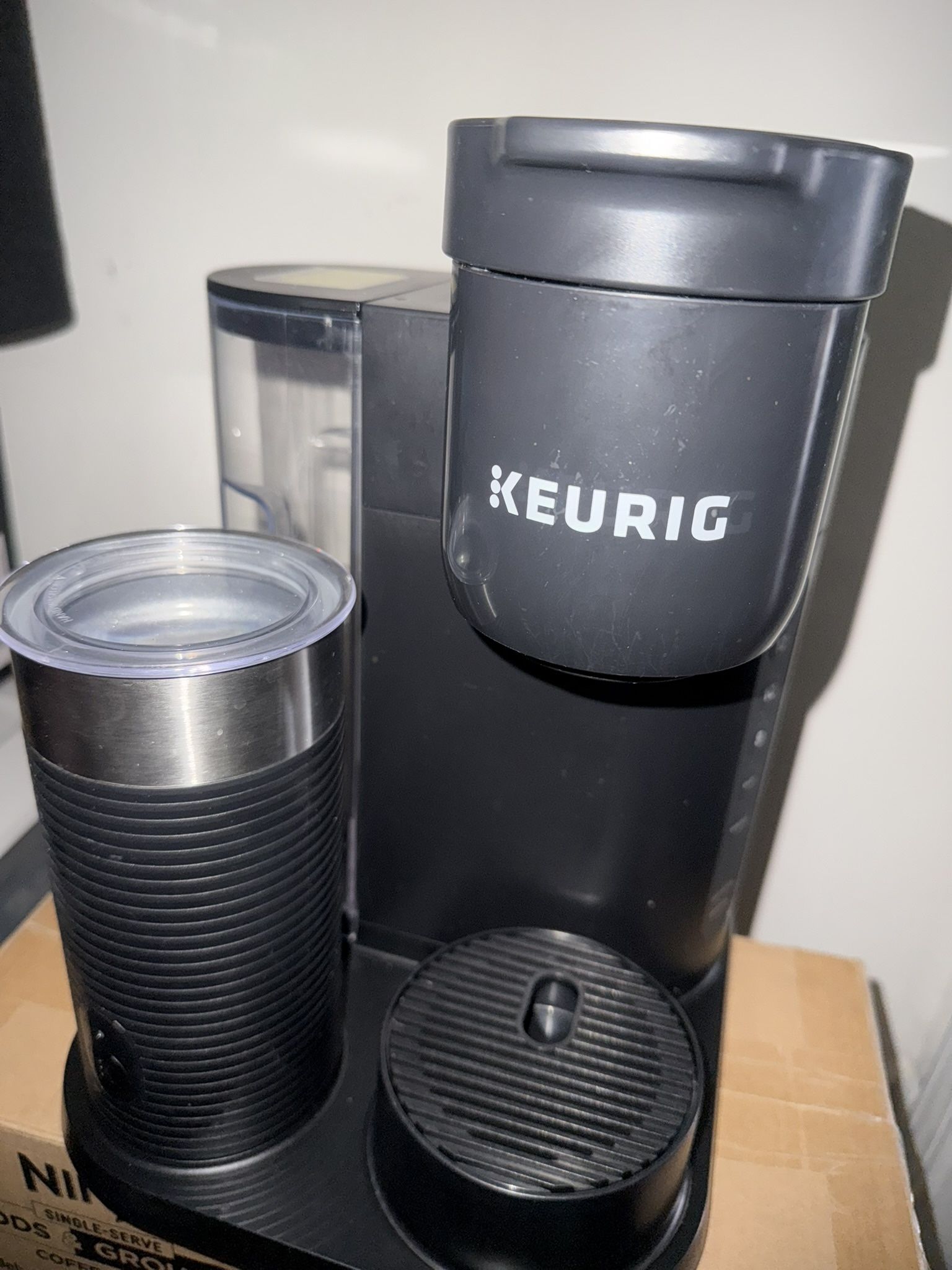 Keurig Coffee Maker W/ Frother