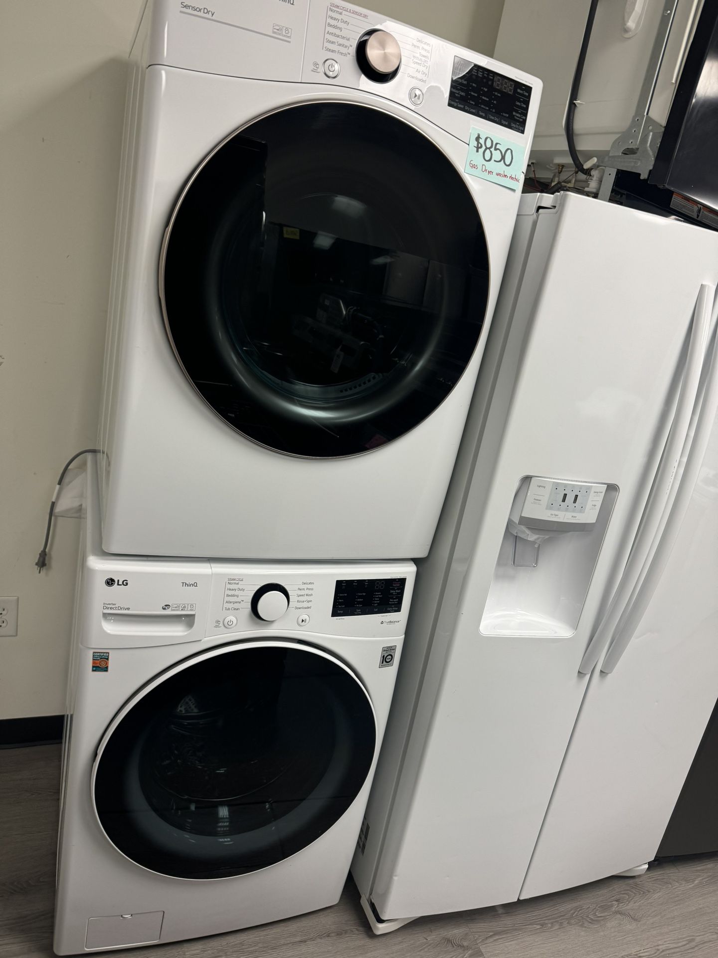 WASHER AND DRYER GAS Like new