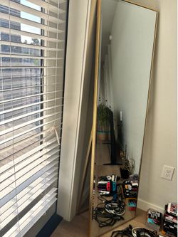 Stand up mirror