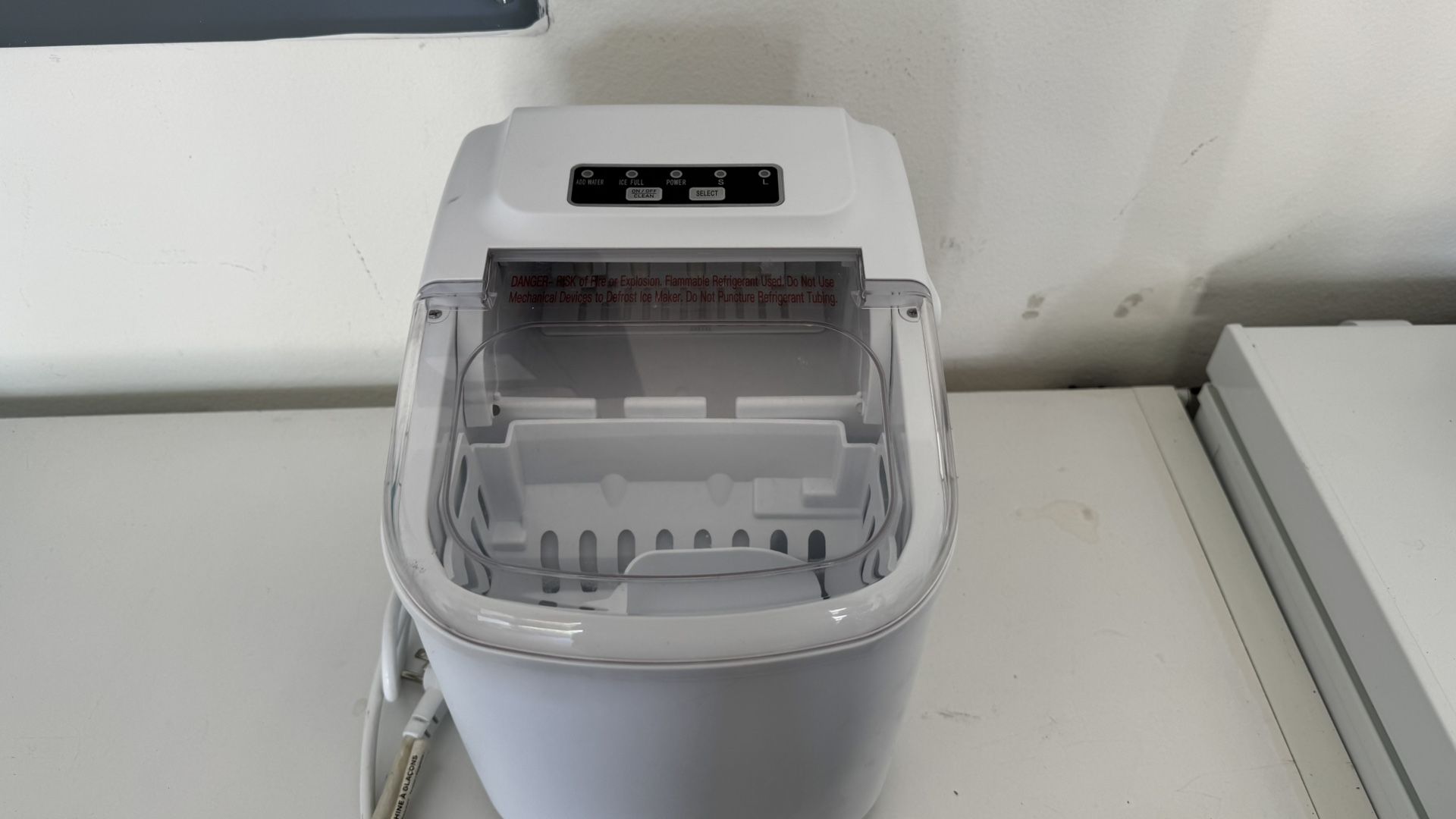 Ice maker