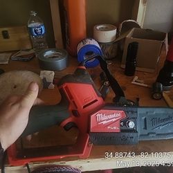 Milwaukee Battery Power Saw