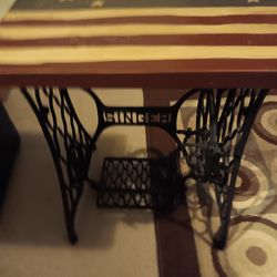Antique Sewing Machines Table, SINGER, 