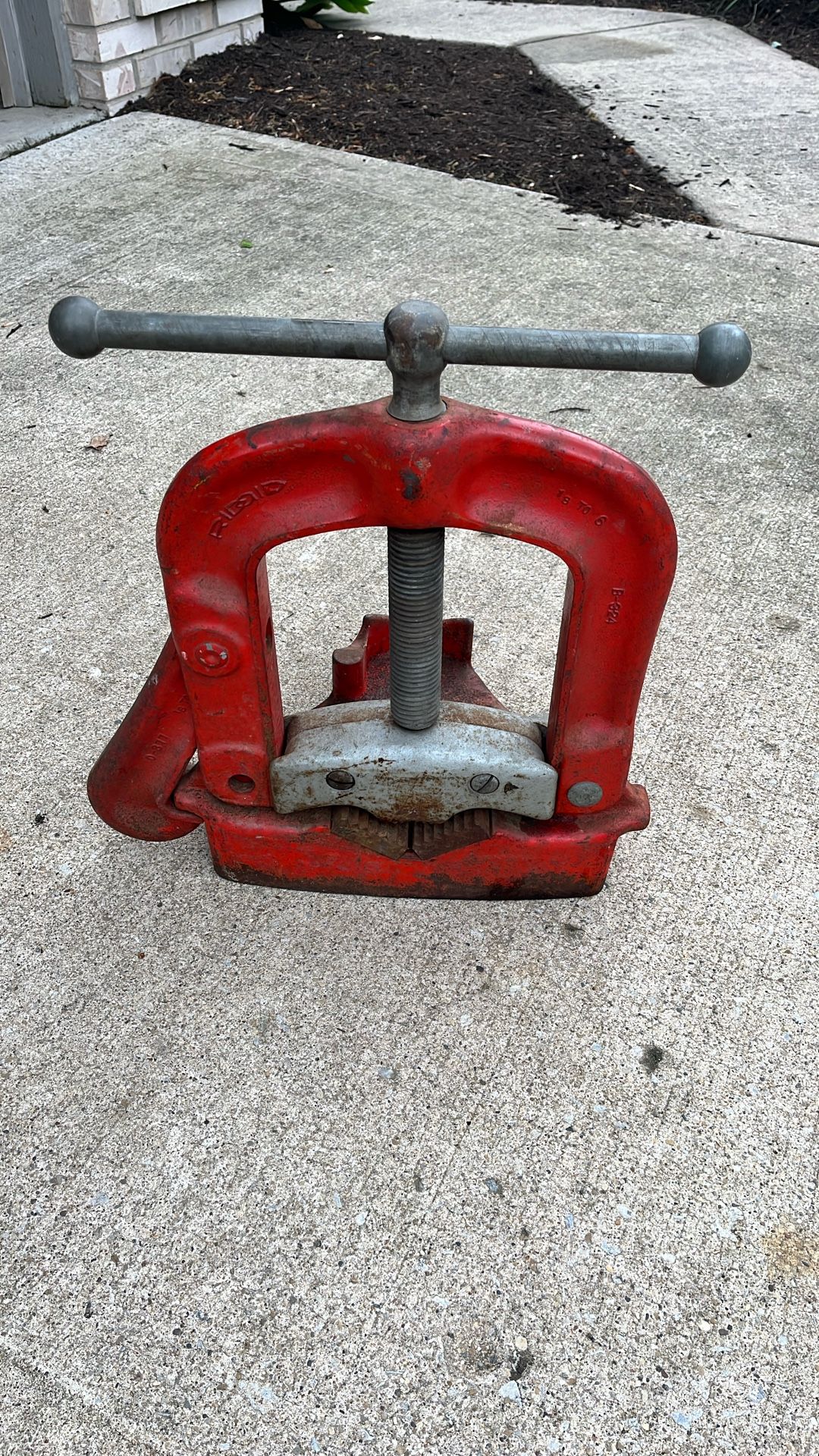 RIDGID no 27 Bench Yoke Vise
