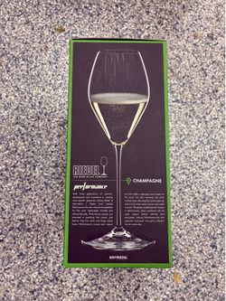 2 Champagne glasses
