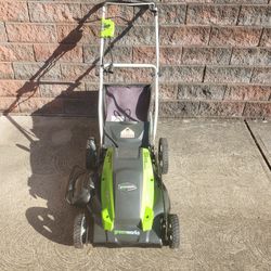 GREENWORKS 21 INCH 13AMP ELECTRIC CORDED MOWER, MULCH, SIDE DISCHARGE, REAR BAG, WORKS PERFECT LIGHT WEIGHT EASY TO USE 