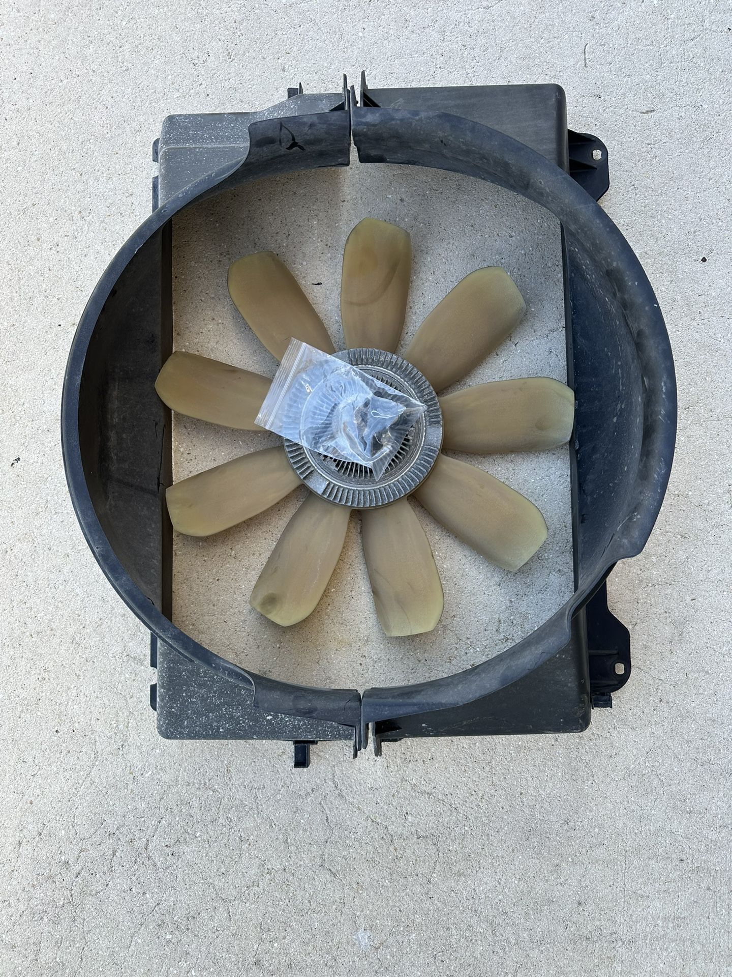 99-06 Gm Engine Fan And Shroud