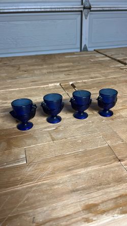 vintage cobalt blue glass chicken hen egg cup holder by Arcoroc France.  