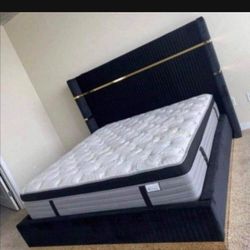 New King Size Black Aspen Luxury Bed With Promo Mattress And Food Delivery