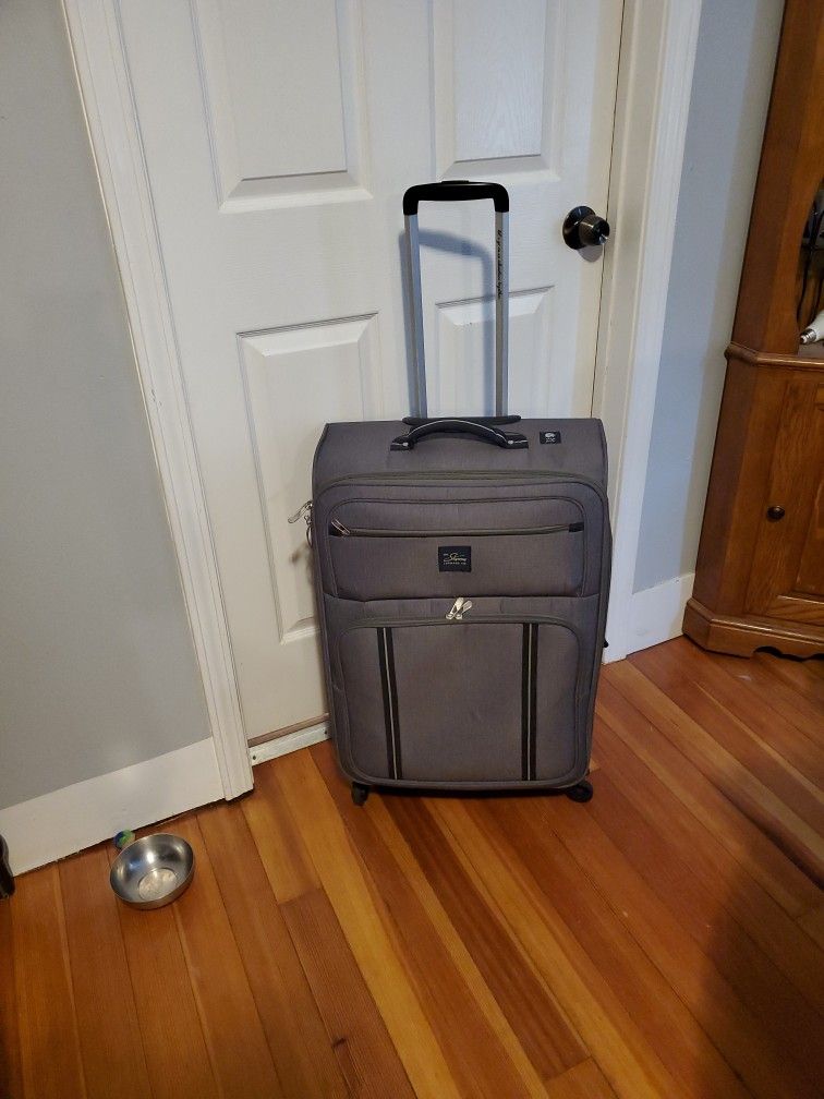 Skyway 4wheel Expandable Luggage Spinner 28
