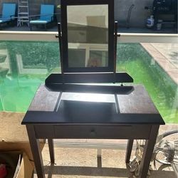 makeup vanity desk
