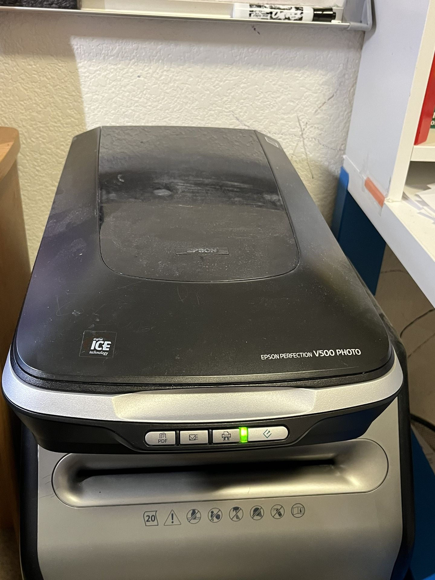 Epson Perfection V500 Photo Scanner