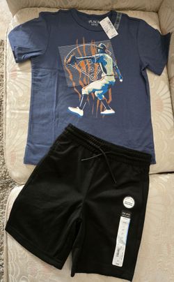 Boy's Short And Tee Set Size 5T 