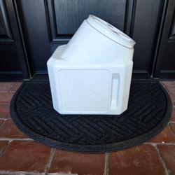 Pet Food Holder white plastic vault style for small pet