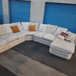 Comfortable Huge Sectional Couch 🛋 3 Pieces 