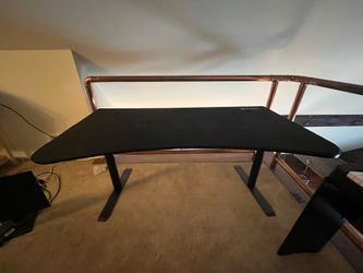 Arozzi Gaming Desk