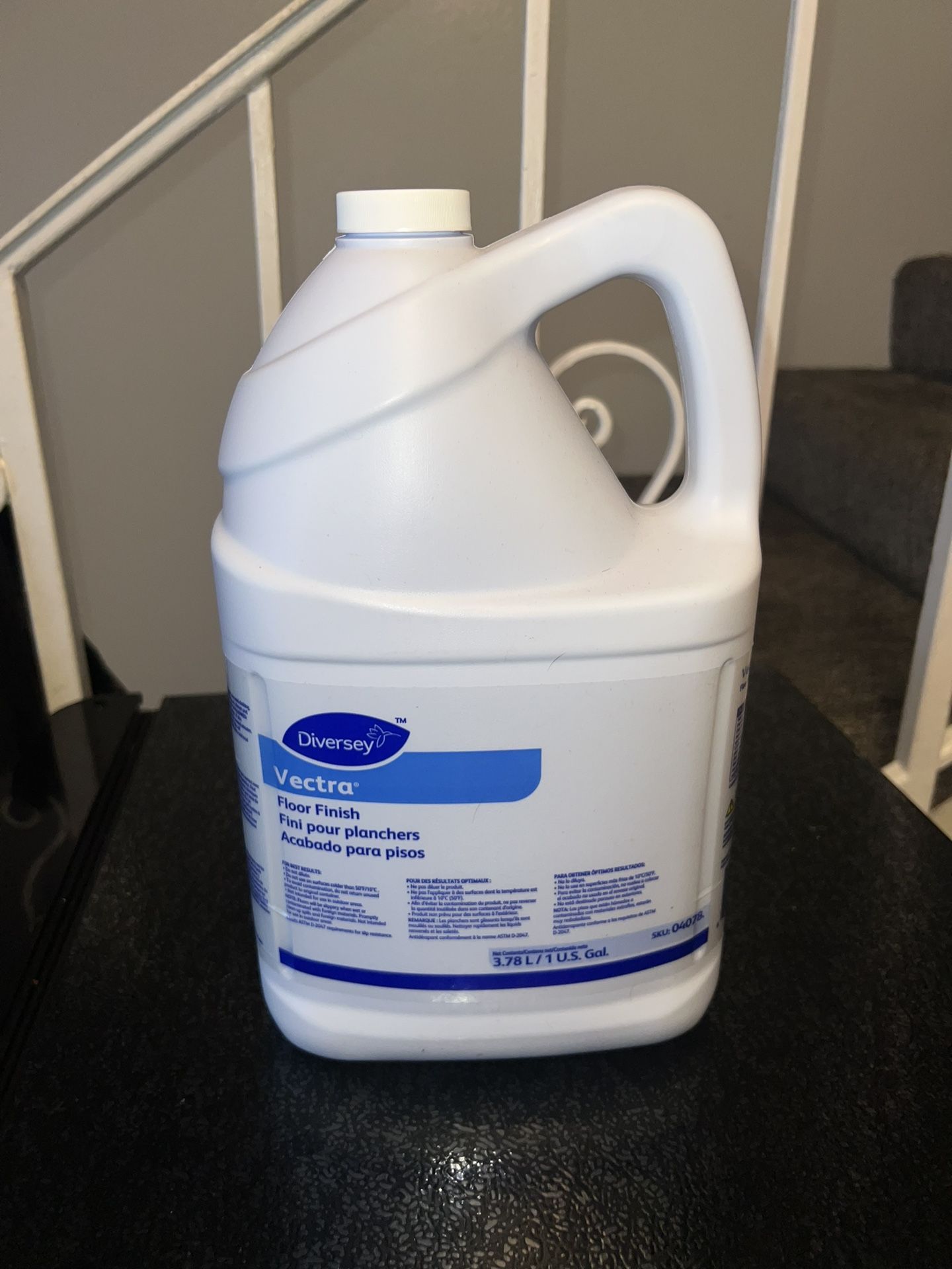 DIVERSEY Floor Finish: Jug, 1 gal Container Size, Ready to Use, Liquid