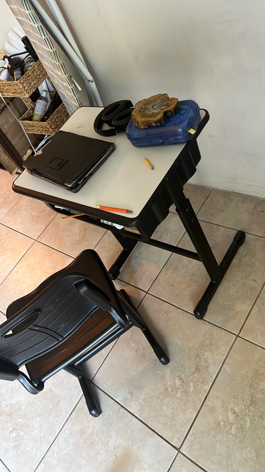Kids Desk And Chair