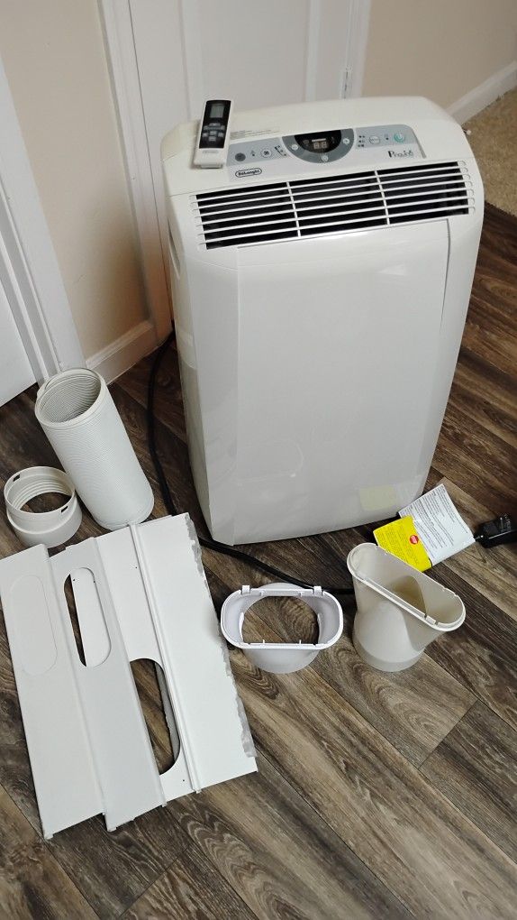 DeLonghi 3-in-1 Pinguino PAC CN120E Portable Air Conditioner 450 Sq Foot, 12000 BTU