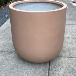 West Elm Radius Ficonstone Planter / Pot Terracotta (large)