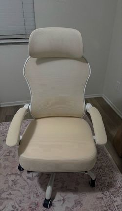 Desk Chair Almost New!