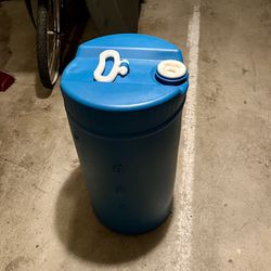 15 Gallon Water Storage Barrel Plastic Drum