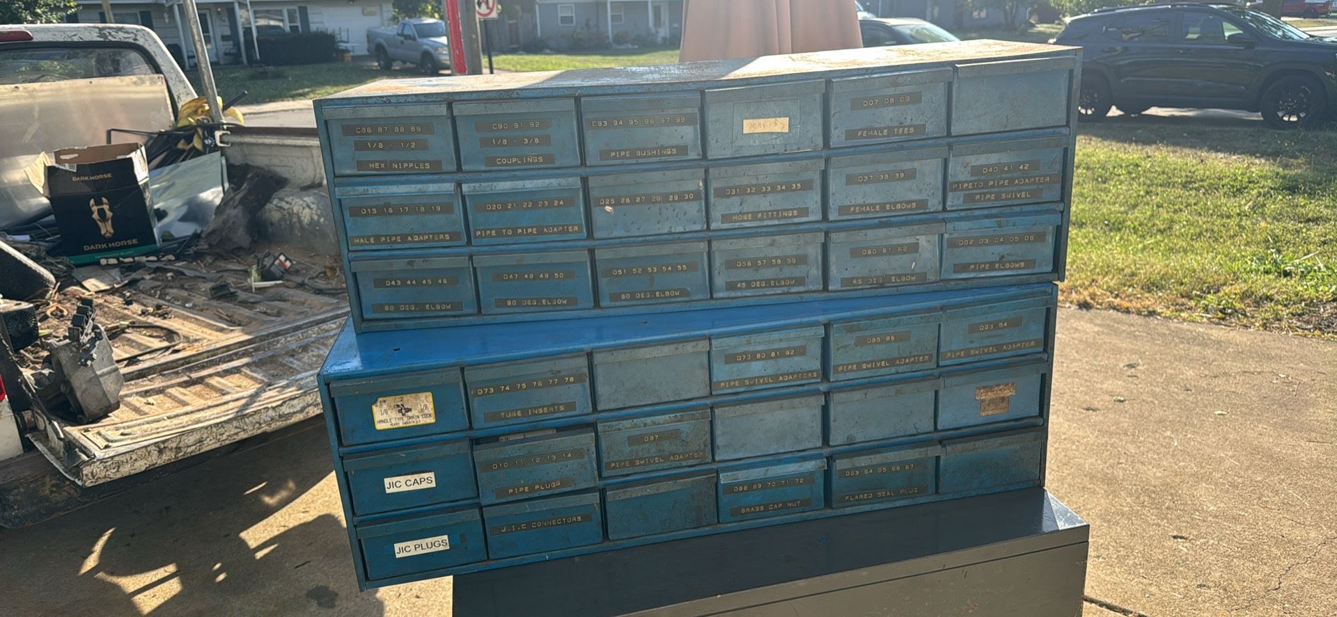 2 steel parts cabinet With 18 Drawers 