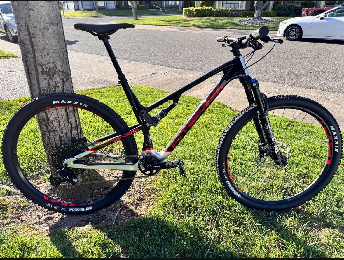 Intense Sniper T Expert (2022 Large Brand New) Mountain bike