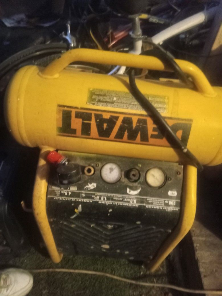 DeWalt Air Compressor 