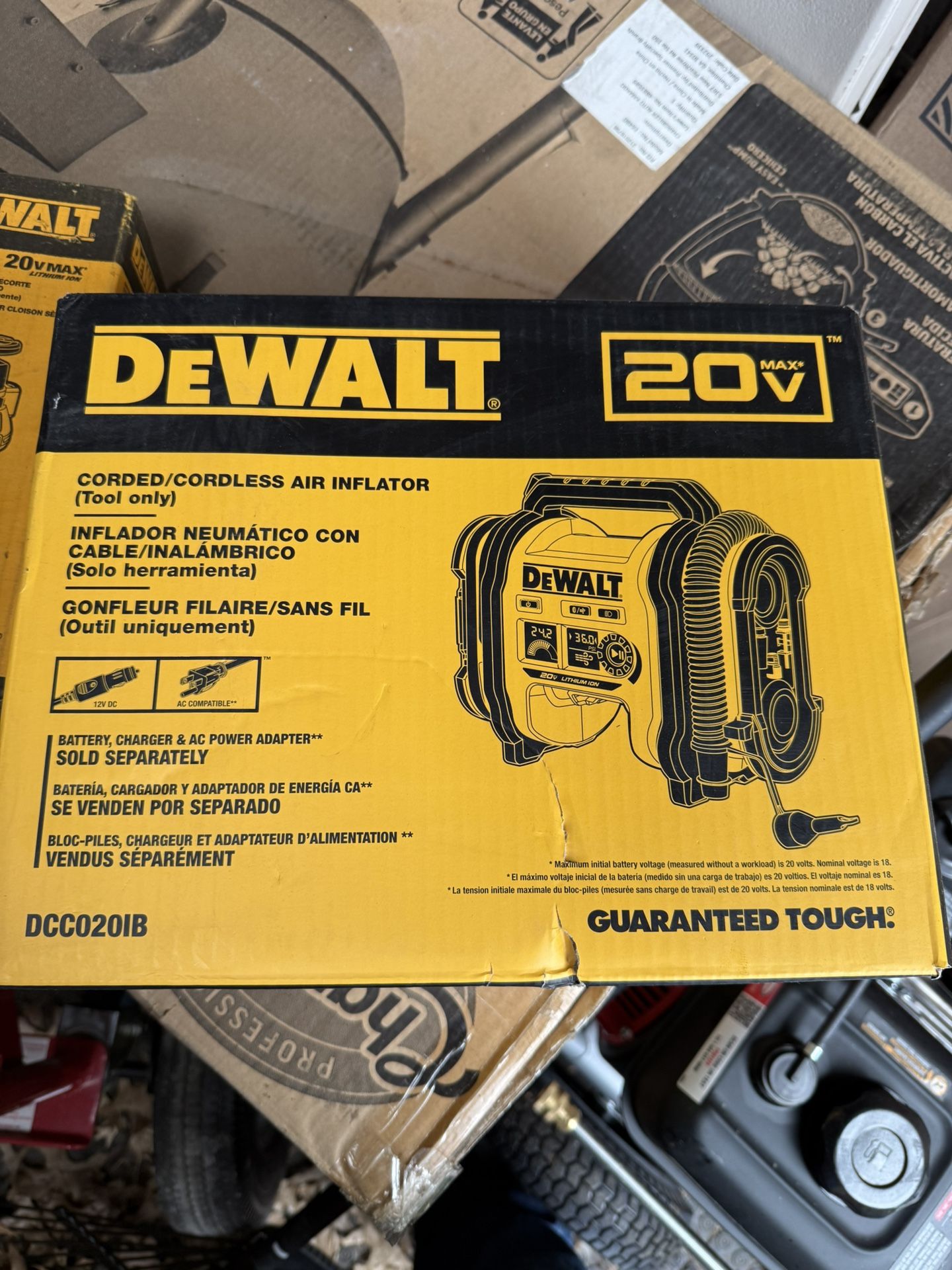 New Dewalt 20 V Max Cordless Elec. Portable Inflator