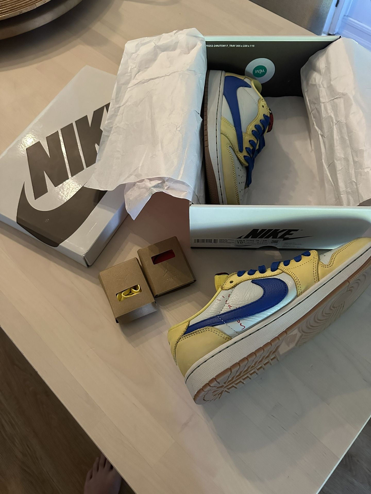 Travis Scott X Air Jordan 1 Low “Canary”