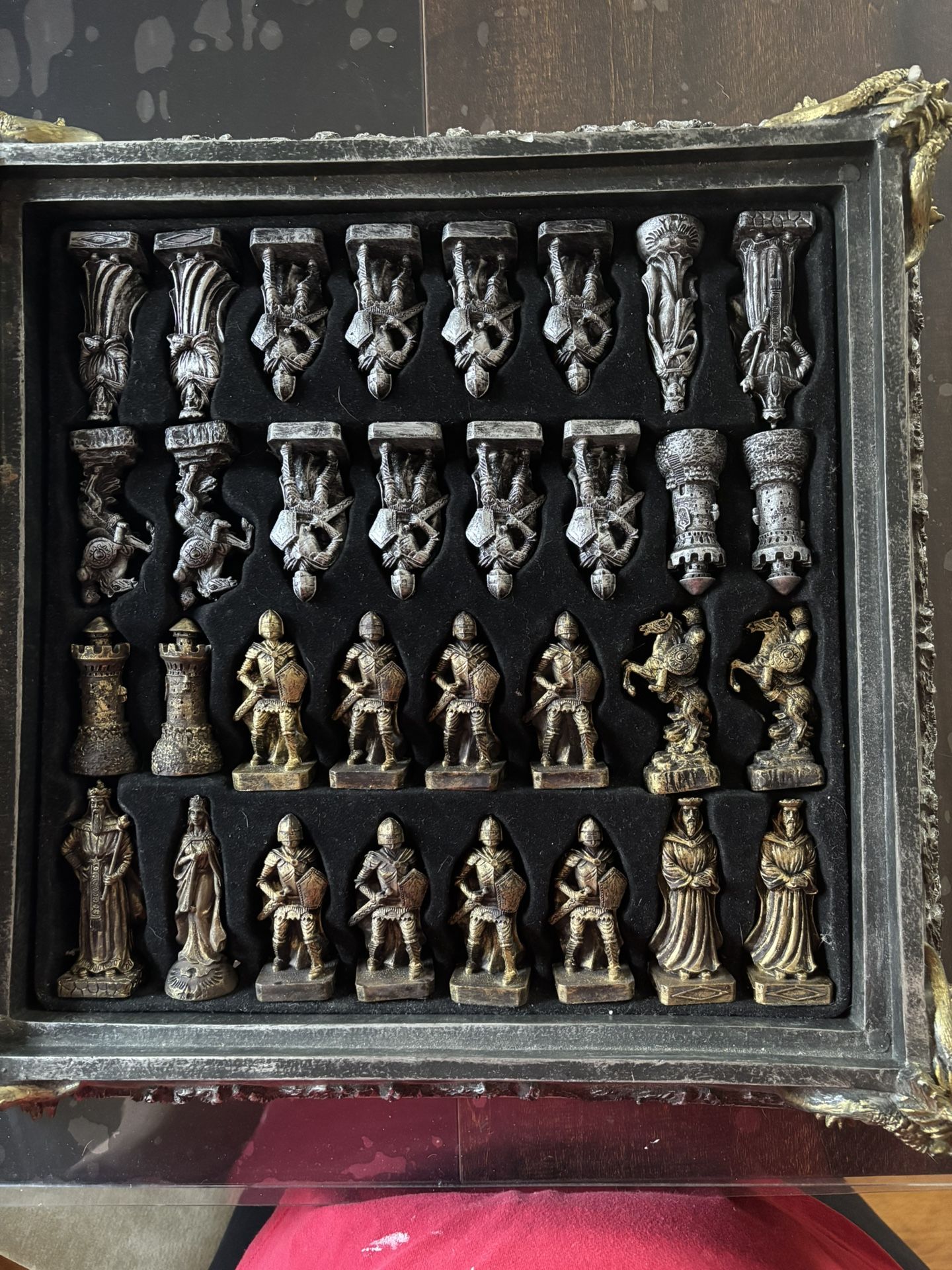 Dragon themed chest set