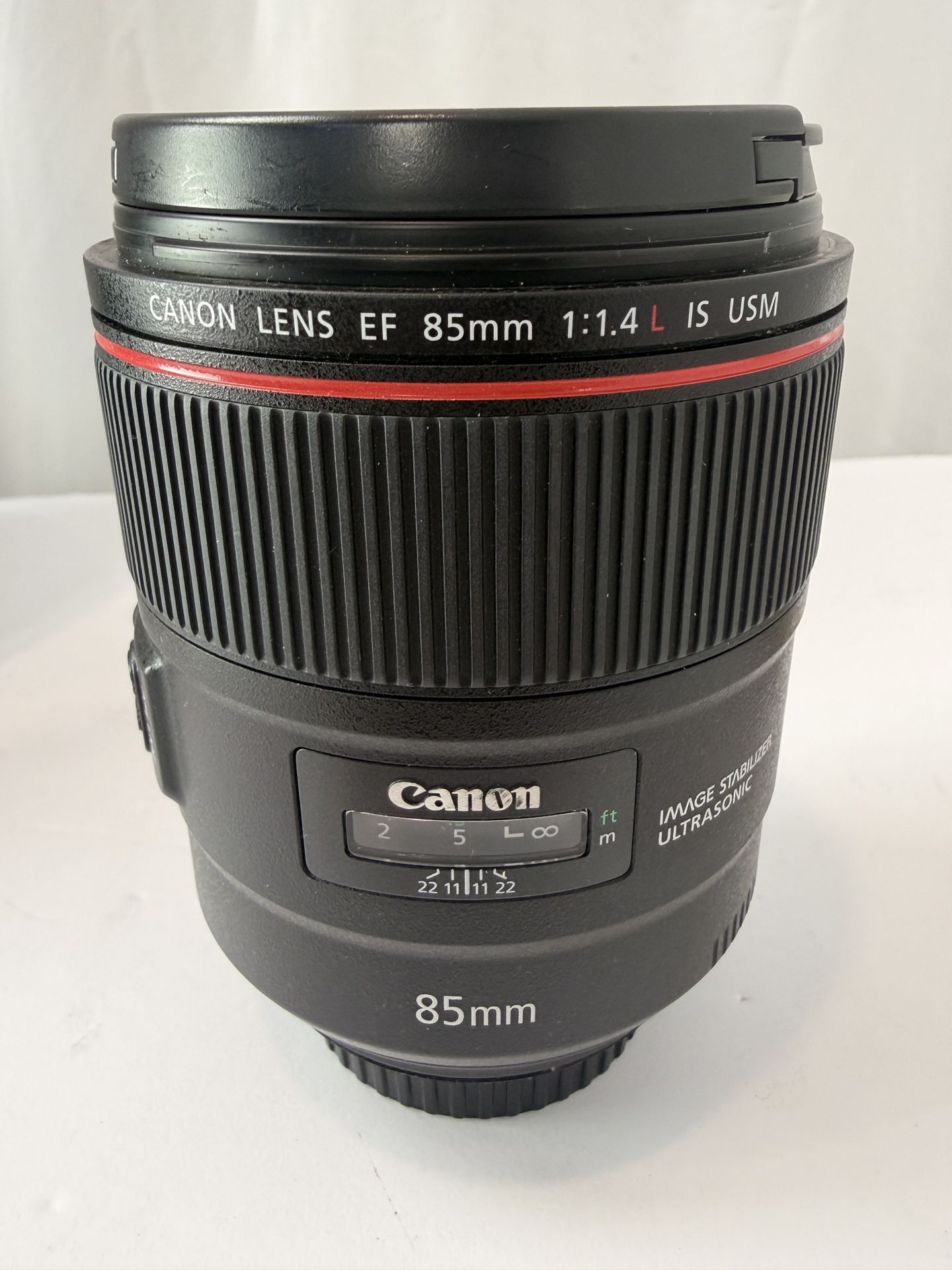 85mm Canon EF Lens f/1.4 Prime MINT CONDITION